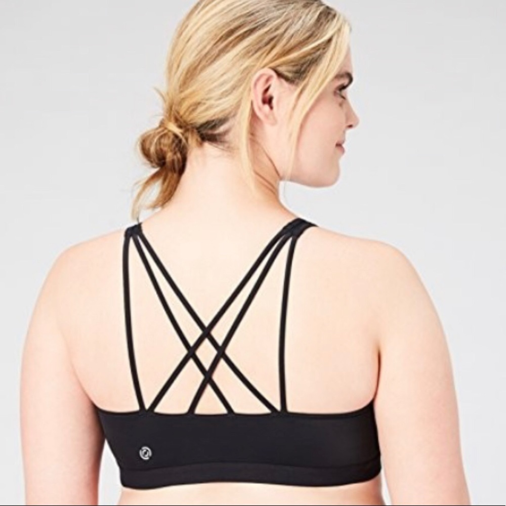 Core 10 Strappy Black Sports Bra 38